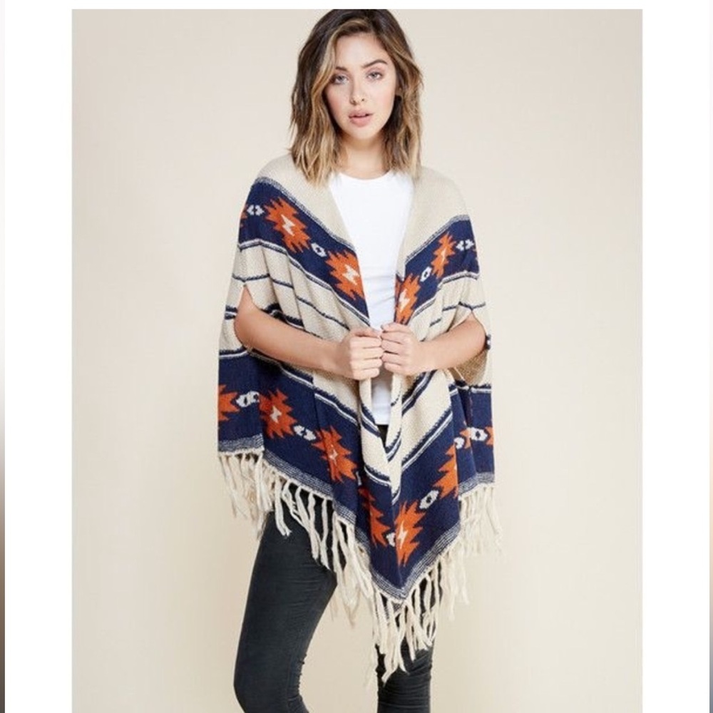 Knit fringe shawl poncho size L/XL NWOT